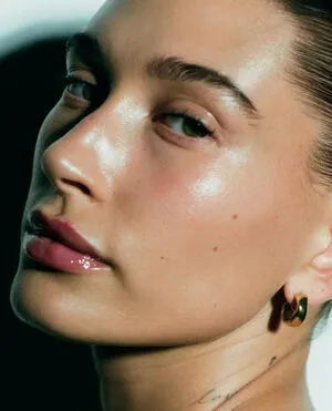Hailey Baldwin Bieber / haileybieber nude photo #0148