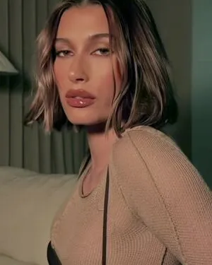 Hailey Baldwin Bieber / haileybieber nude photo #0164