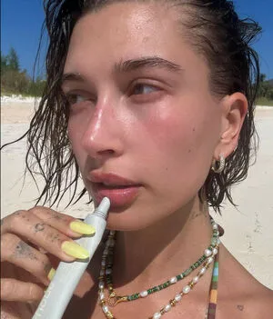 Hailey Baldwin Bieber / haileybieber nude photo #0171