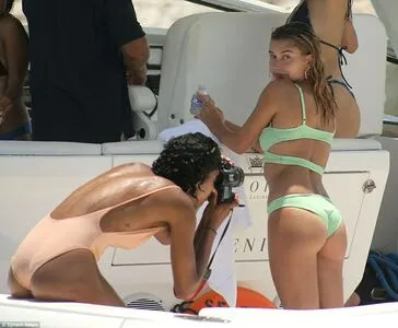 Hailey Baldwin Bieber / haileybieber nude photo #0200