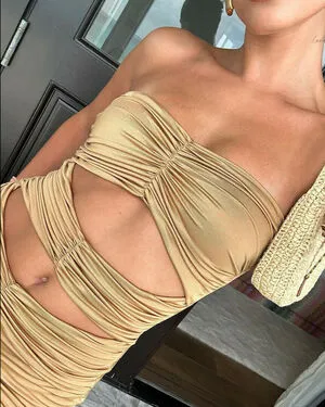 Hailey Baldwin Bieber / haileybieber nude photo #0295