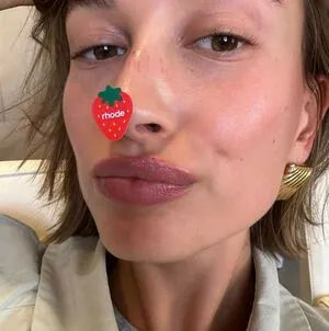 Hailey Baldwin Bieber / haileybieber nude photo #0314