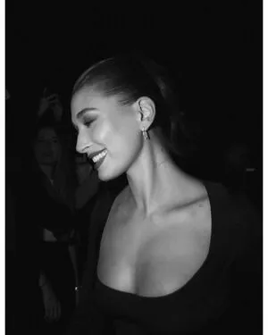 Hailey Baldwin Bieber / haileybieber nude photo #0393