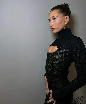 Hailey Baldwin Bieber / haileybieber nude photo #0498
