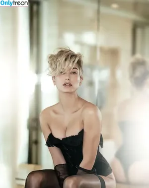 Hailey Baldwin Bieber / haileybieber nude photo #0911