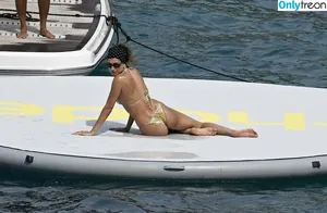 Hailey Baldwin Bieber / haileybieber nude photo #0997