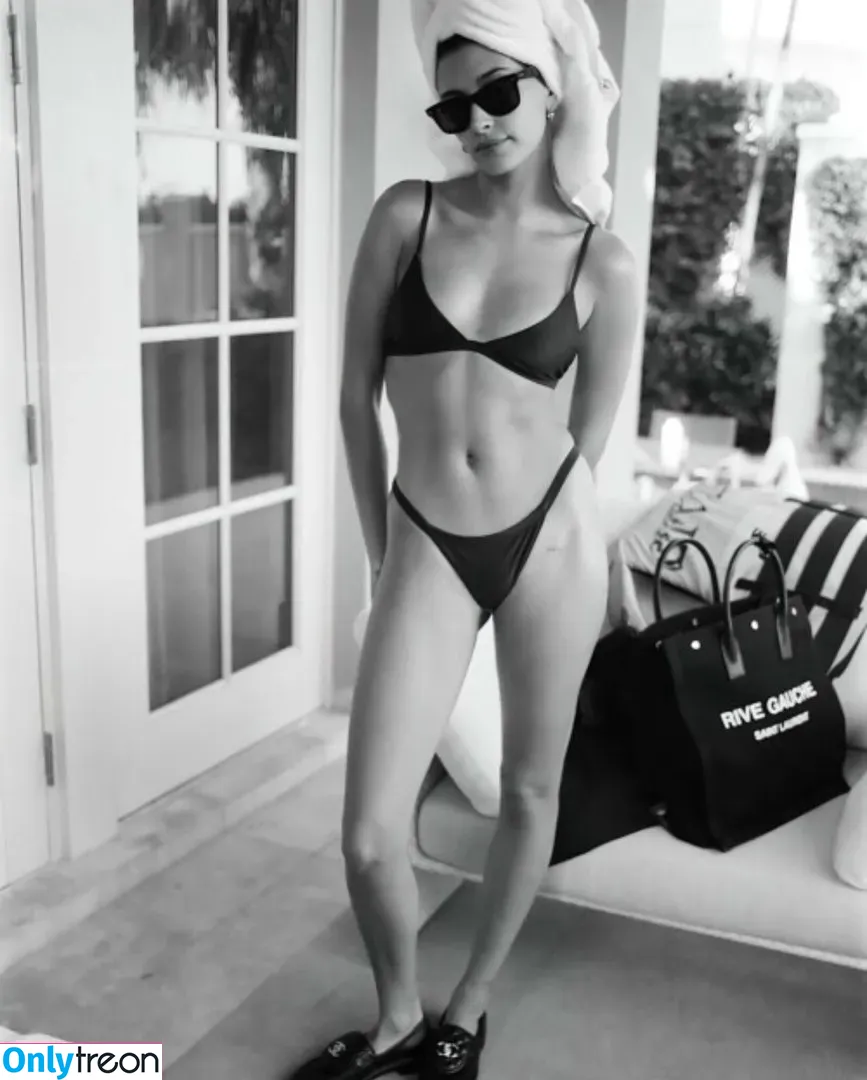 Hailey Baldwin Bieber nude photo #0014 (haileybieber)