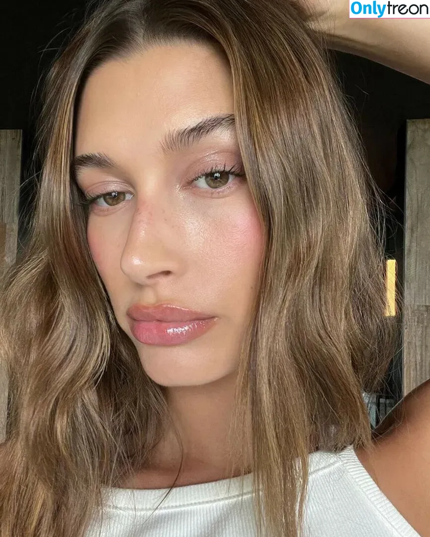 Hailey Baldwin Bieber nude photo #0046 (haileybieber)