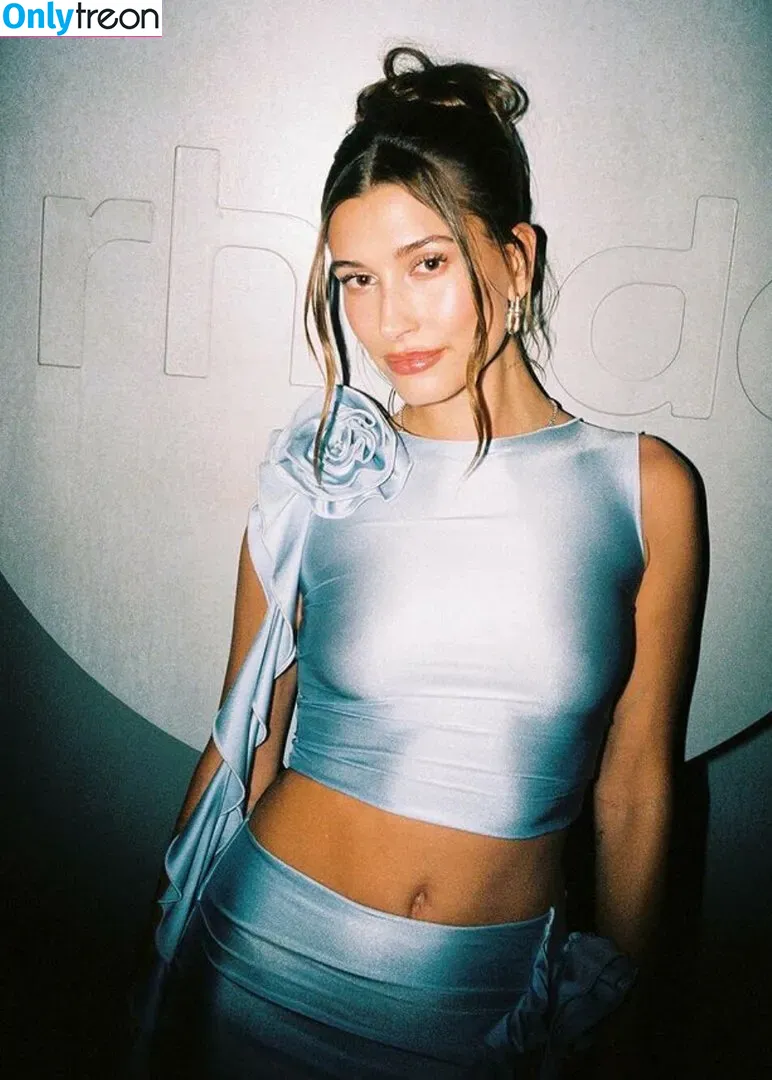 Hailey Baldwin Bieber nude photo #0058 (haileybieber)