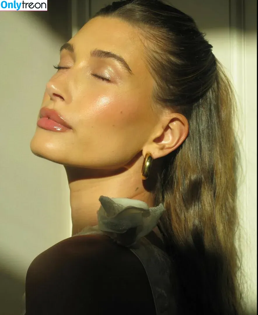 Hailey Baldwin Bieber nude photo #0059 (haileybieber)