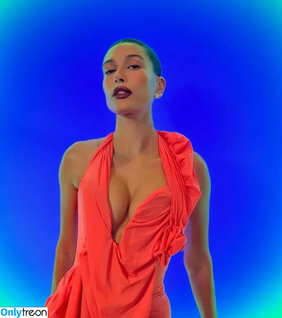 Hailey Baldwin Bieber nude photo #0100 (haileybieber)