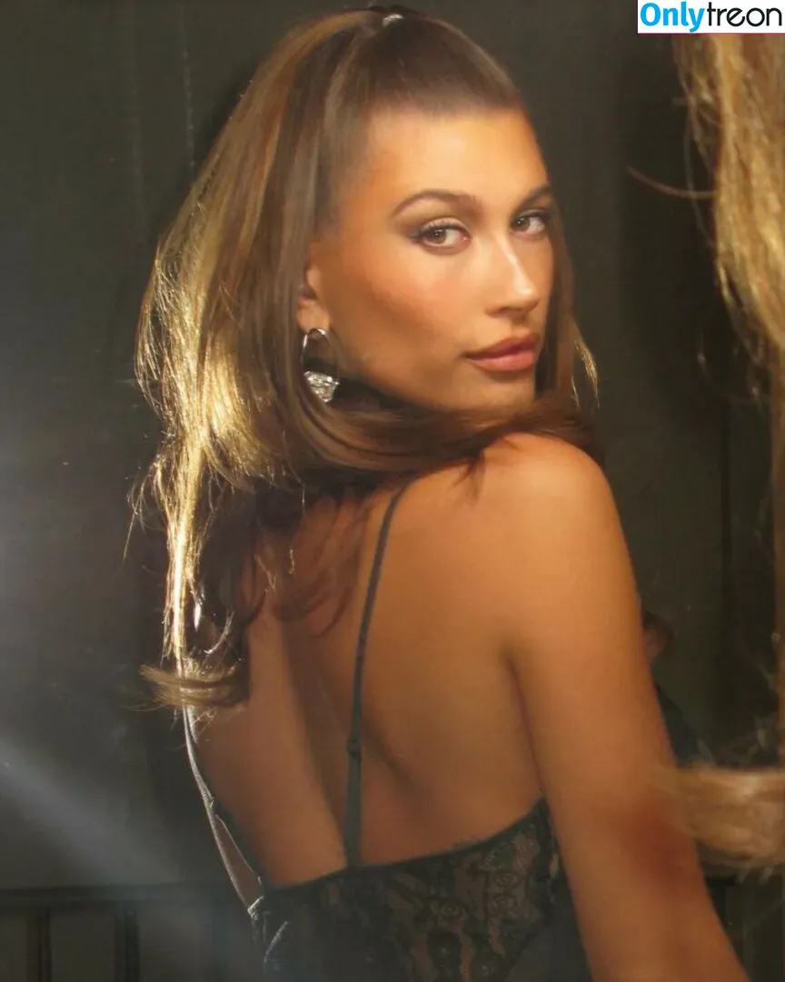 Hailey Baldwin Bieber nude photo #0106 (haileybieber)