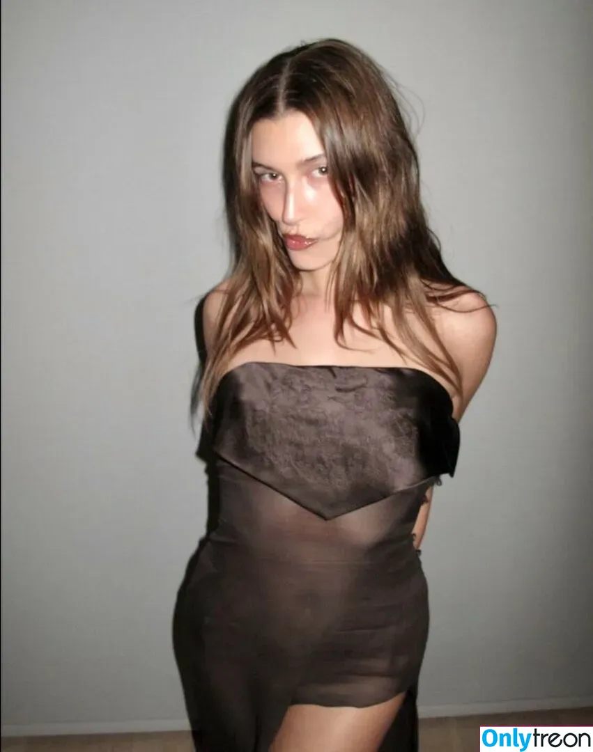 Hailey Baldwin Bieber nude photo #0149 (haileybieber)