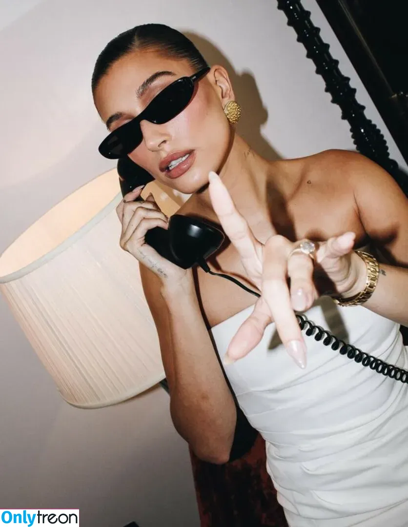 Hailey Baldwin Bieber nude photo #0211 (haileybieber)
