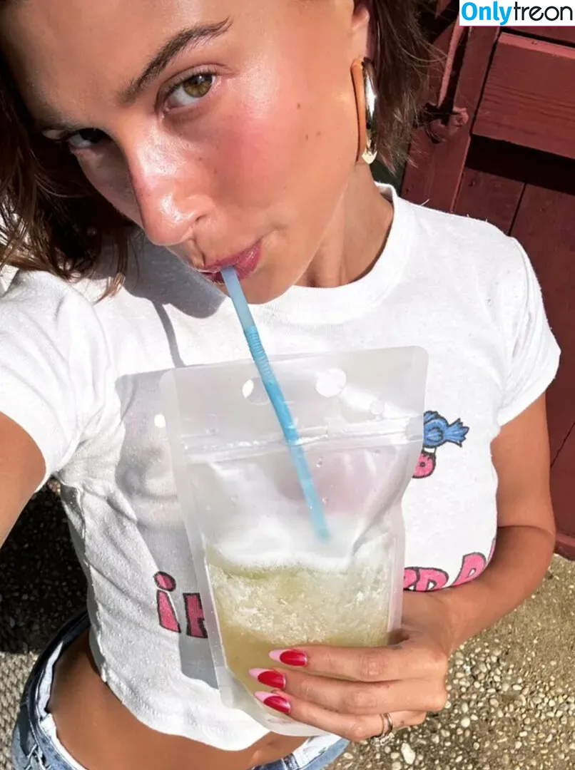 Hailey Baldwin Bieber nude photo #0255 (haileybieber)