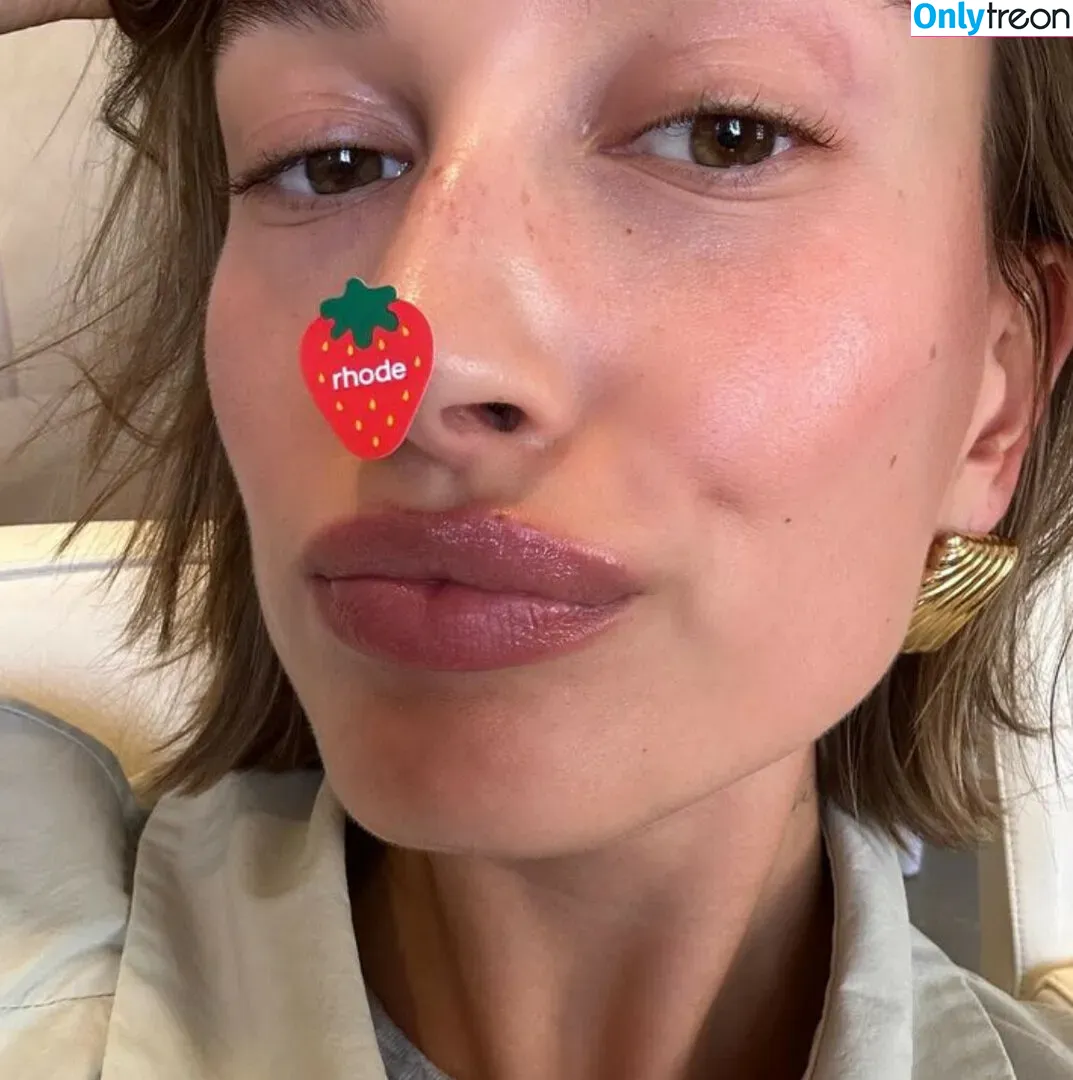 Hailey Baldwin Bieber nude photo #0314 (haileybieber)
