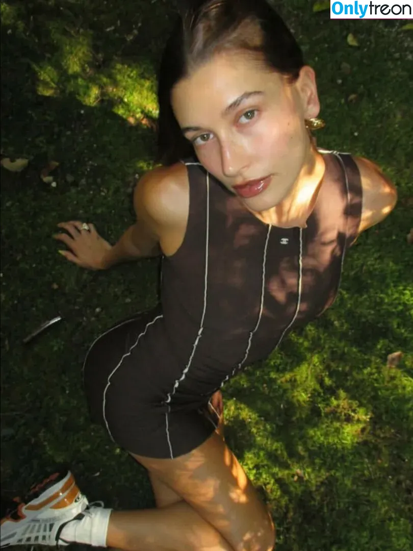Hailey Baldwin Bieber nude photo #0370 (haileybieber)