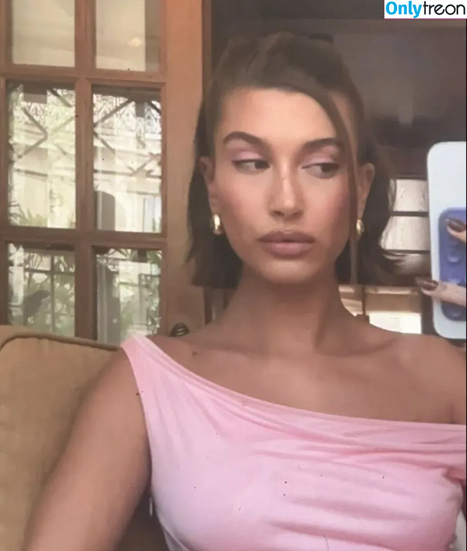 Hailey Baldwin Bieber nude photo #0376 (haileybieber)
