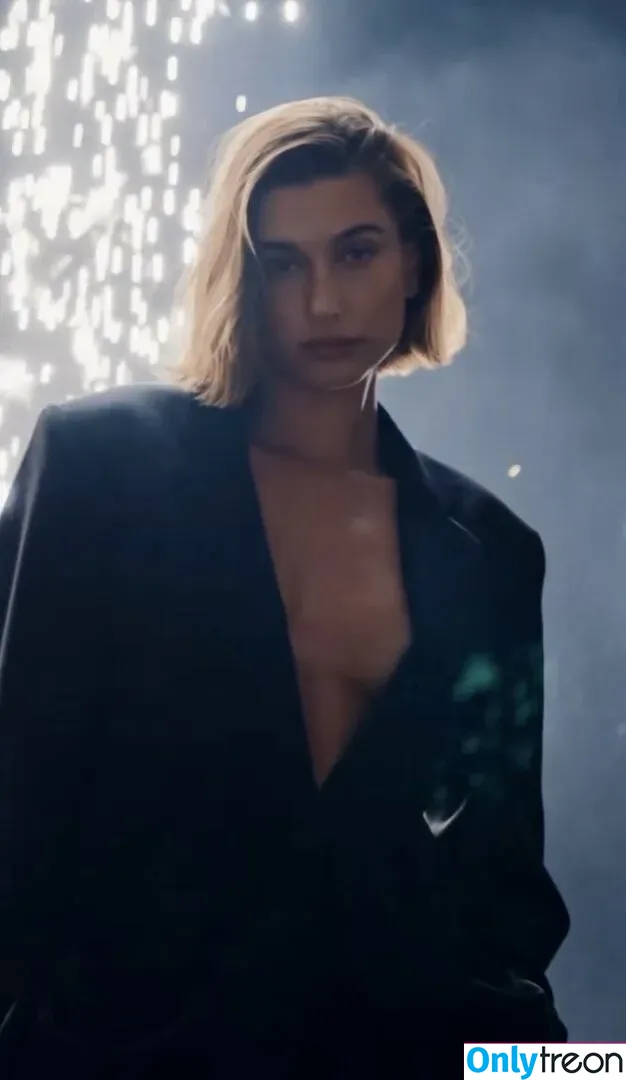 Hailey Baldwin Bieber nude photo #0437 (haileybieber)
