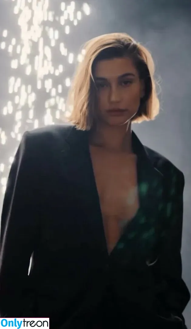 Hailey Baldwin Bieber nude photo #0442 (haileybieber)