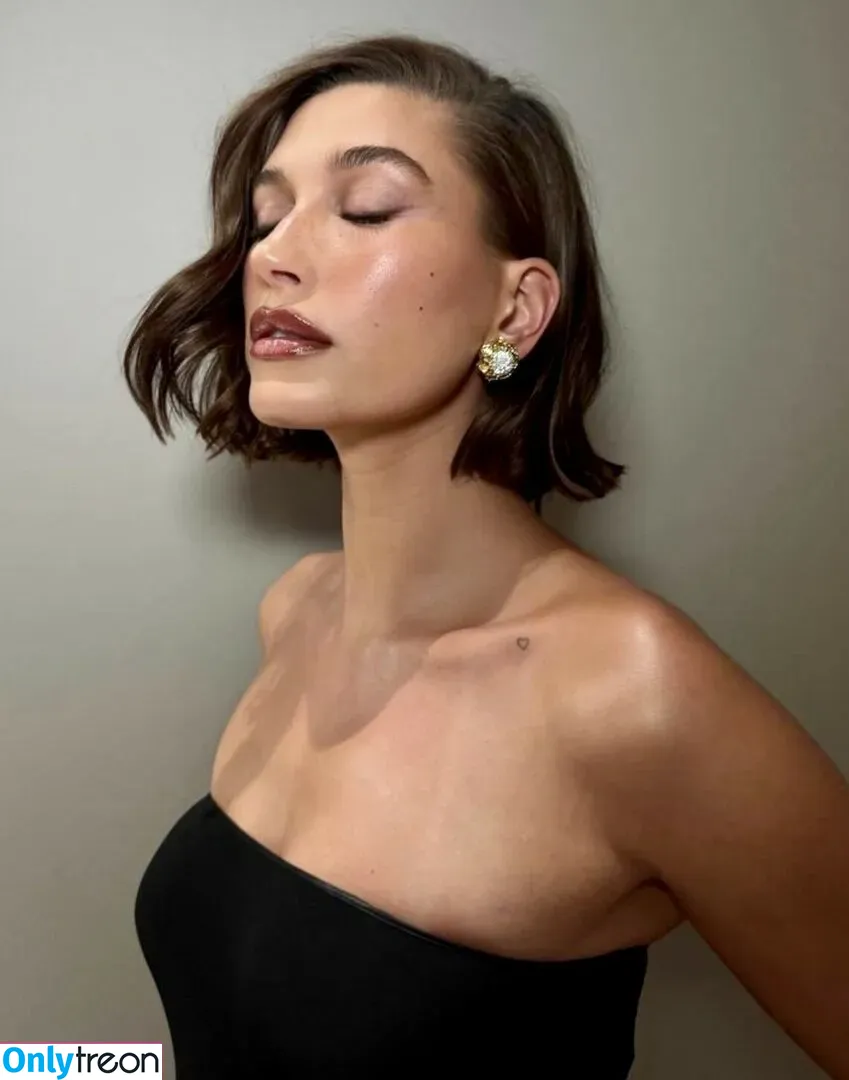 Hailey Baldwin Bieber nude photo #0457 (haileybieber)