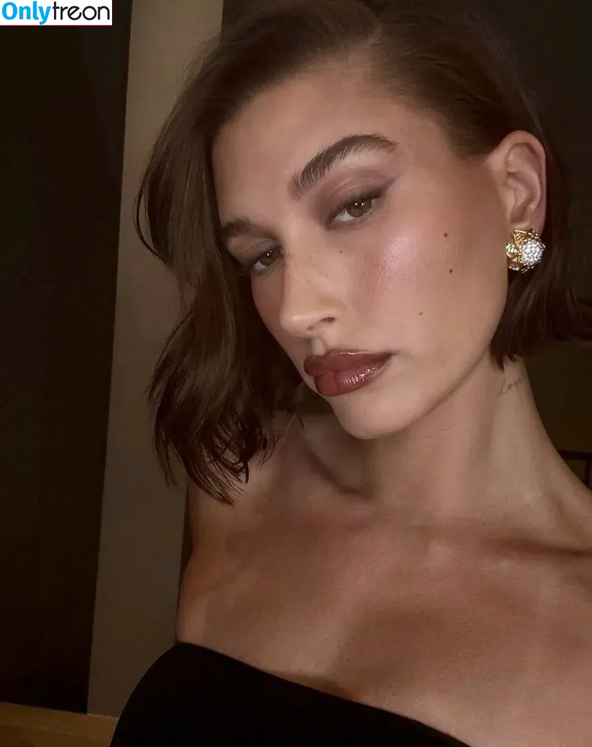 Hailey Baldwin Bieber nude photo #0464 (haileybieber)