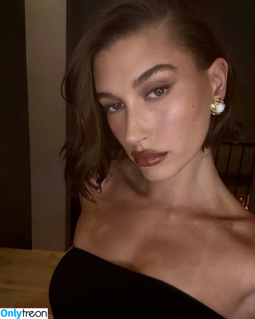 Hailey Baldwin Bieber nude photo #0465 (haileybieber)