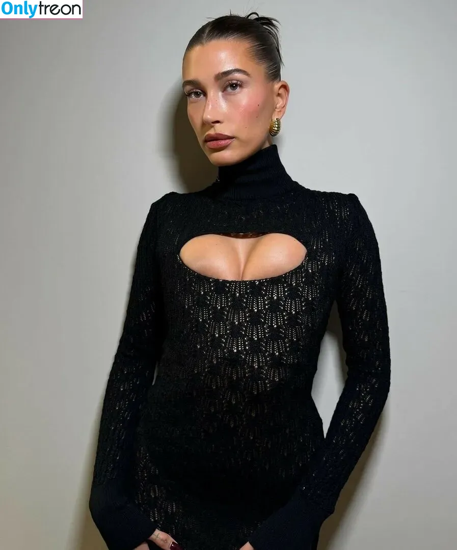 Hailey Baldwin Bieber nude photo #0496 (haileybieber)