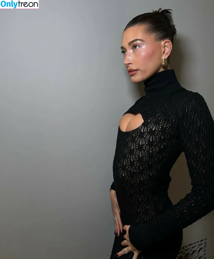Hailey Baldwin Bieber nude photo #0498 (haileybieber)