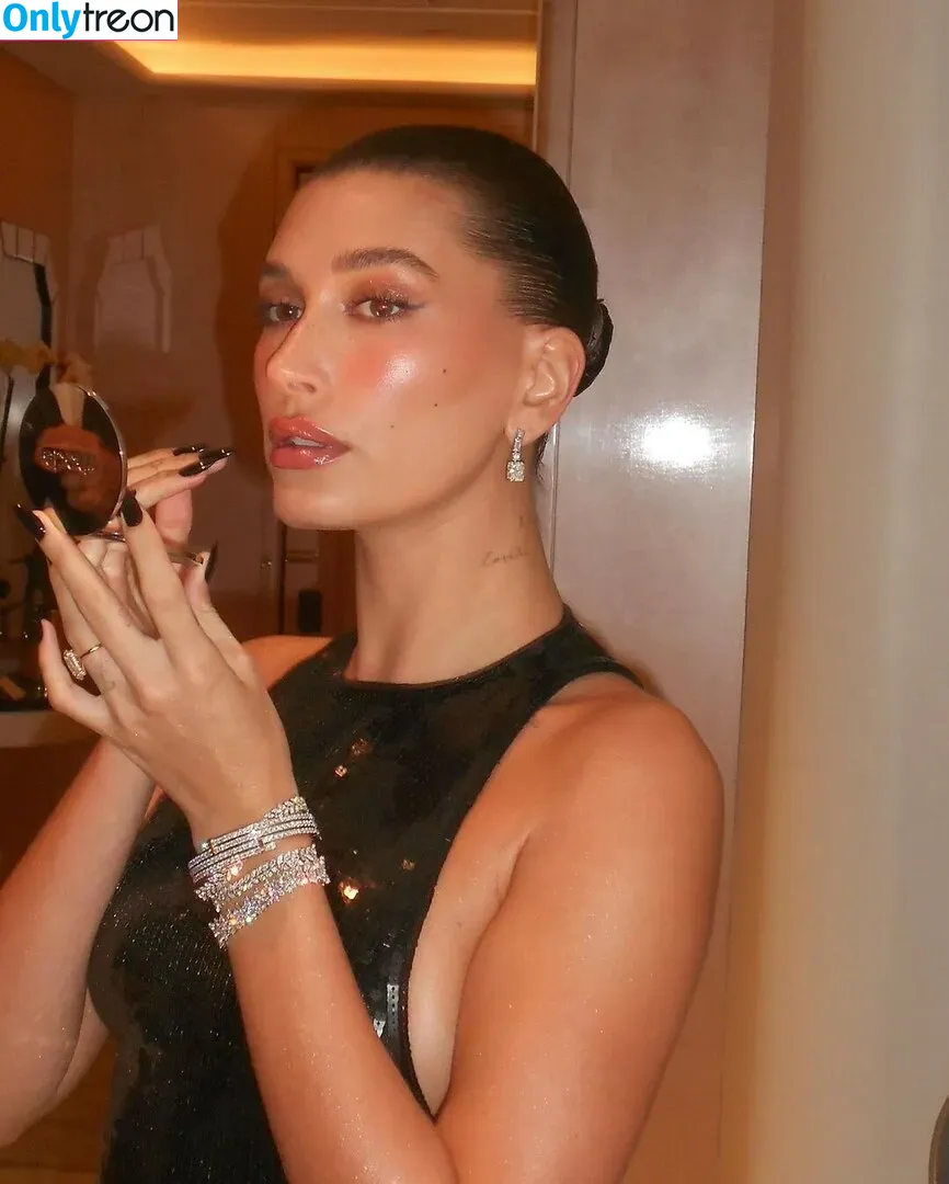 Hailey Baldwin Bieber nude photo #0509 (haileybieber)