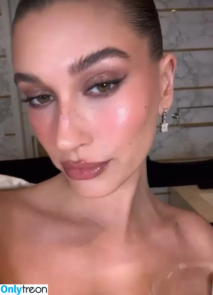 Hailey Baldwin Bieber nude photo #0513 (haileybieber)