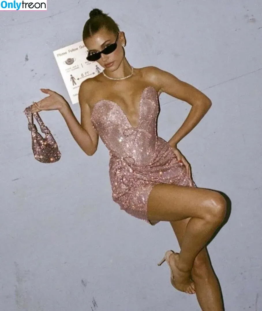 Hailey Baldwin Bieber nude photo #0525 (haileybieber)