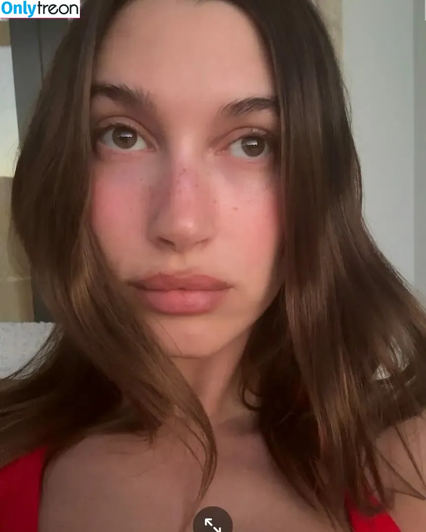 Hailey Baldwin Bieber nude photo #0859 (haileybieber)
