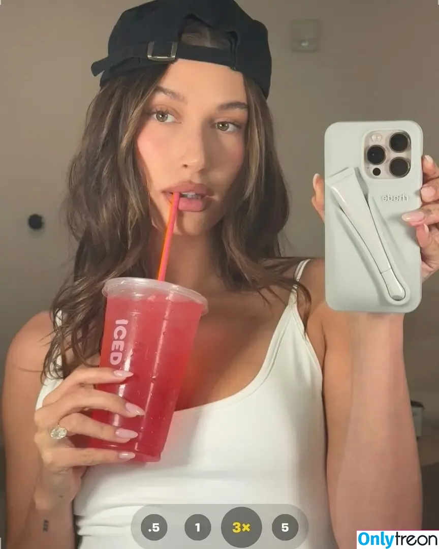 Hailey Baldwin Bieber nude photo #0950 (haileybieber)
