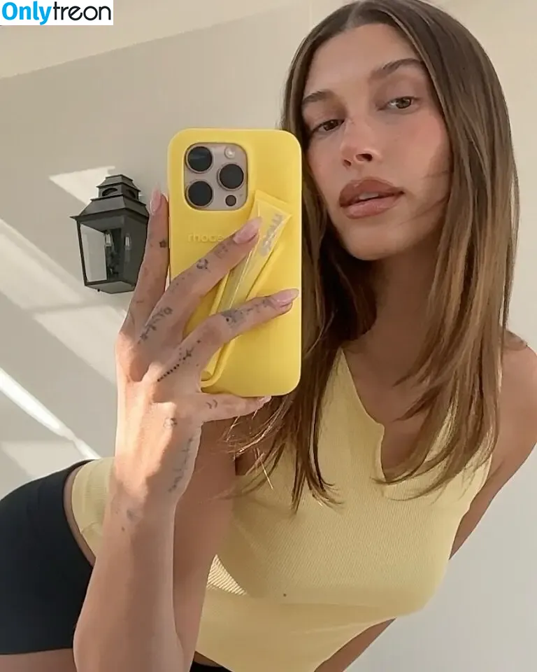 Hailey Baldwin Bieber nude photo #0976 (haileybieber)
