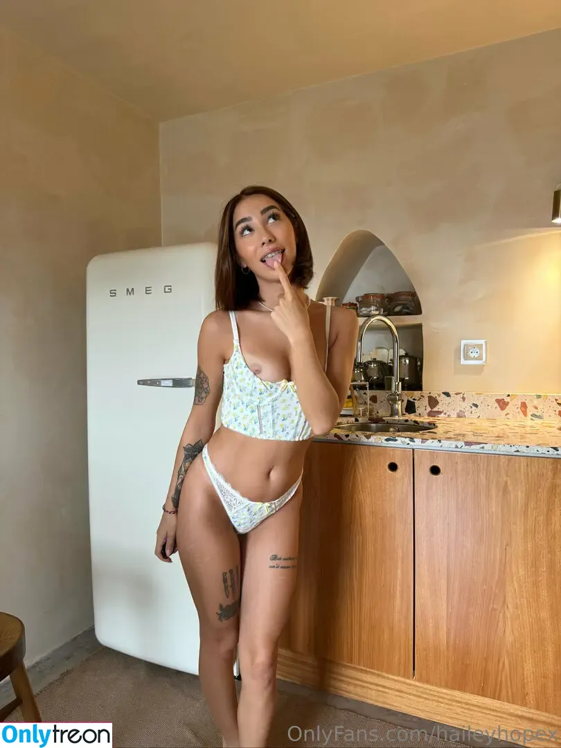 haileyhopex nude photo #0011 (halex.x)