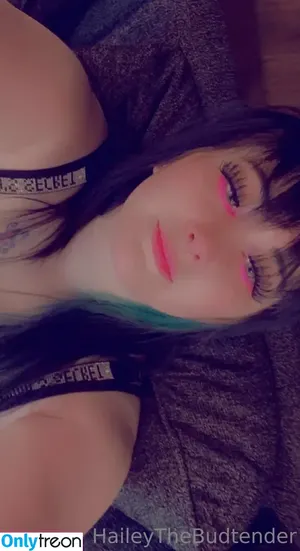 haileythebudtender / haileythebudtender_ nude photo #0005