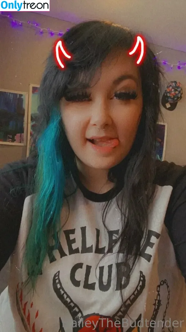 haileythebudtender nude photo #0009 (haileythebudtender_)