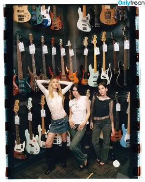 Haim Sisters / haimtheband nude photo #0127