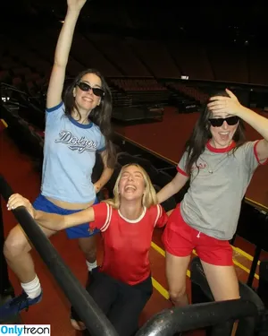 Haim Sisters / haimtheband nude photo #0152