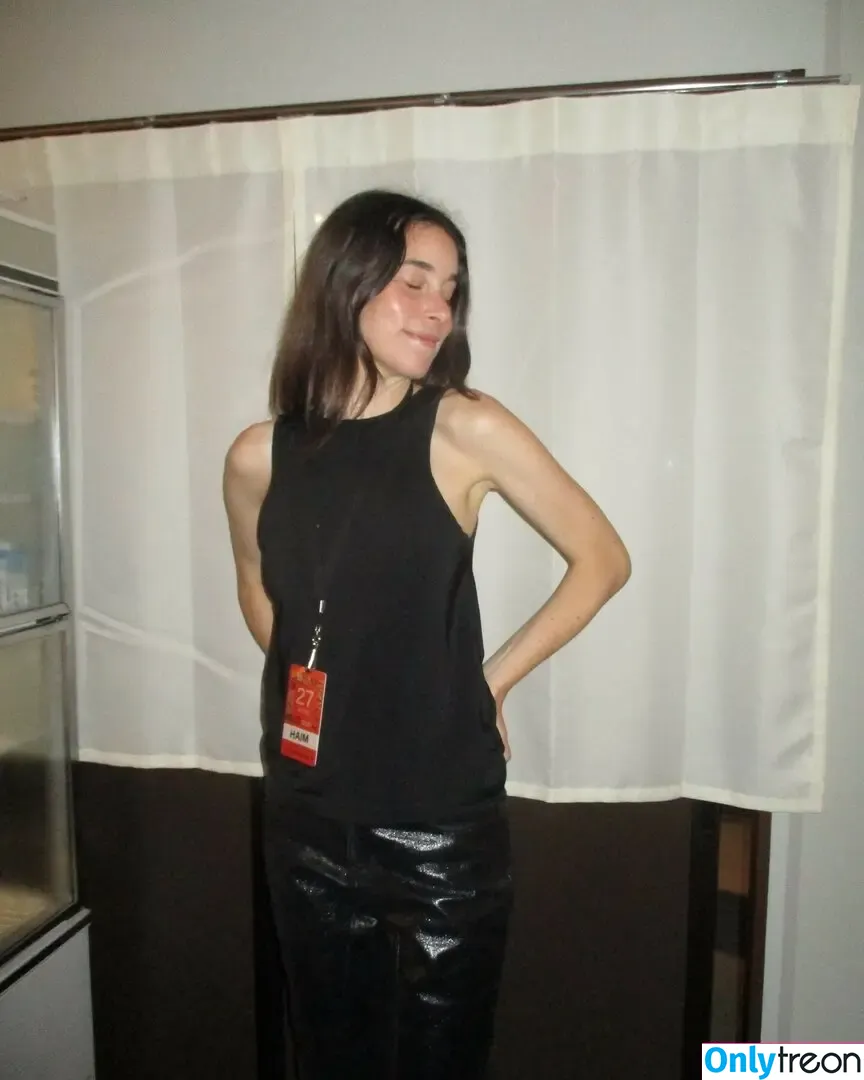 Haim Sisters nude photo #0108 (haimtheband)