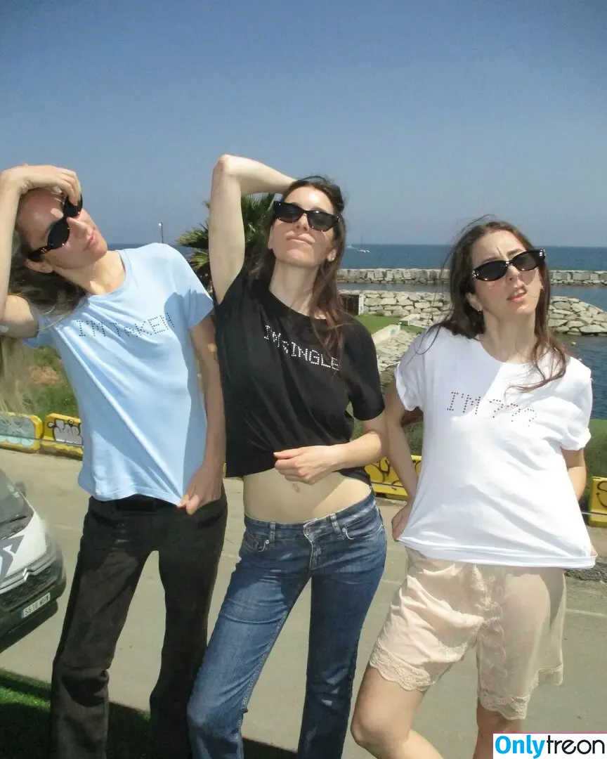Haim Sisters nude photo #0109 (haimtheband)