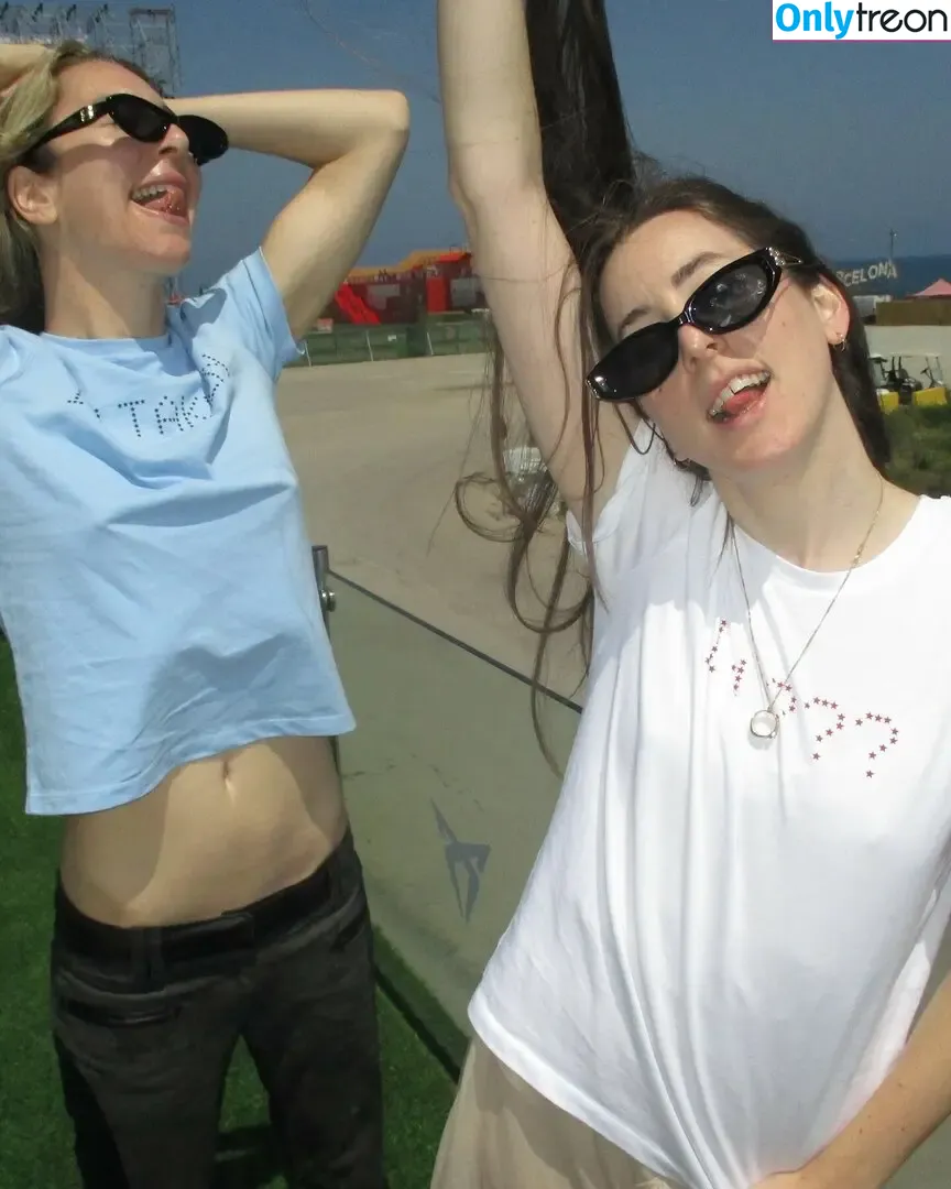 Haim Sisters nude photo #0111 (haimtheband)