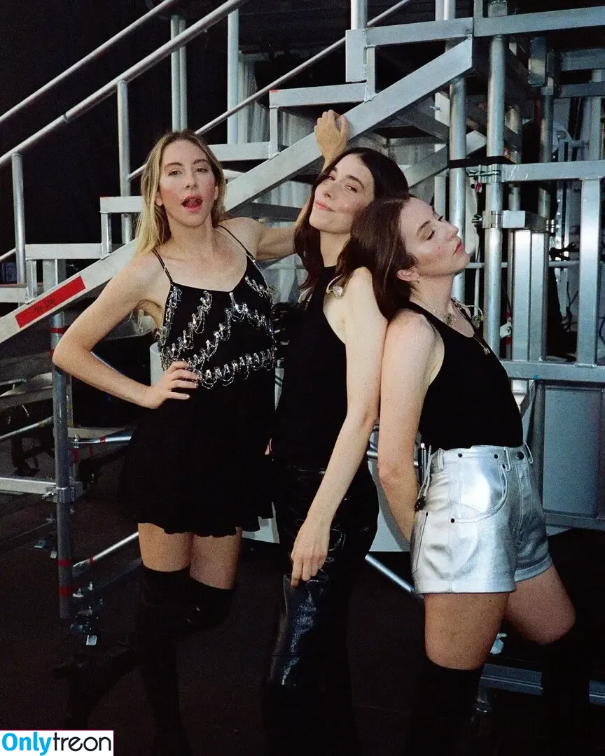 Haim Sisters nude photo #0122 (haimtheband)