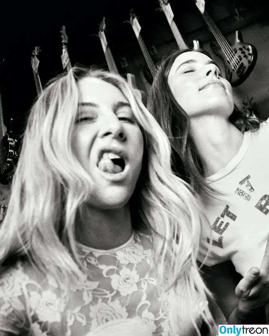 Haim Sisters nude photo #0130 (haimtheband)