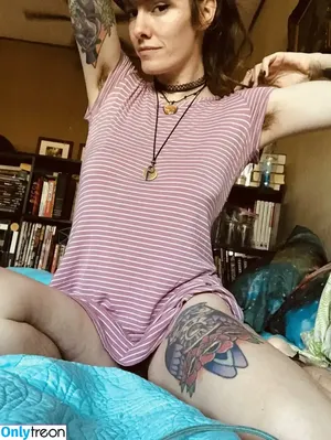 Hairy Women / HairyFairy420 / ig_naturals / pearlygirly06 nude photo #2430