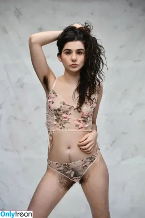 Hairy Women / HairyFairy420 / ig_naturals / pearlygirly06 nude photo #2846