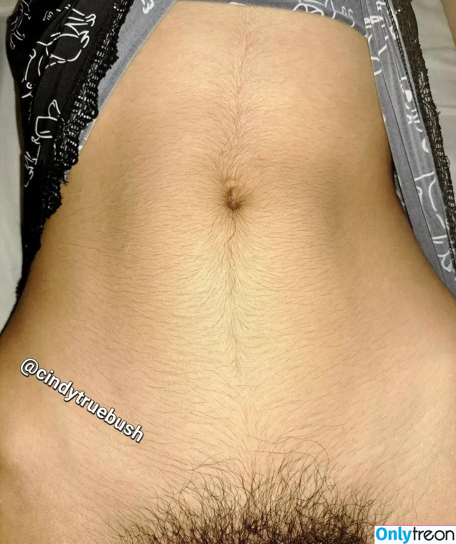 Hairy Women nude photo #2687 (HairyFairy420 / ig_naturals / pearlygirly06)