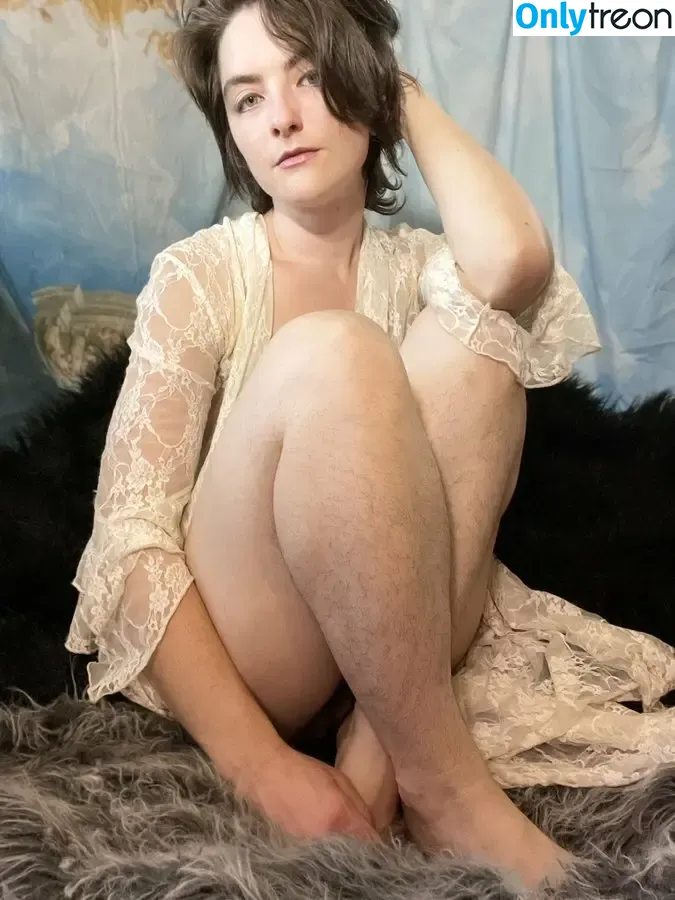 Hairy Women nude photo #2729 (HairyFairy420 / ig_naturals / pearlygirly06)