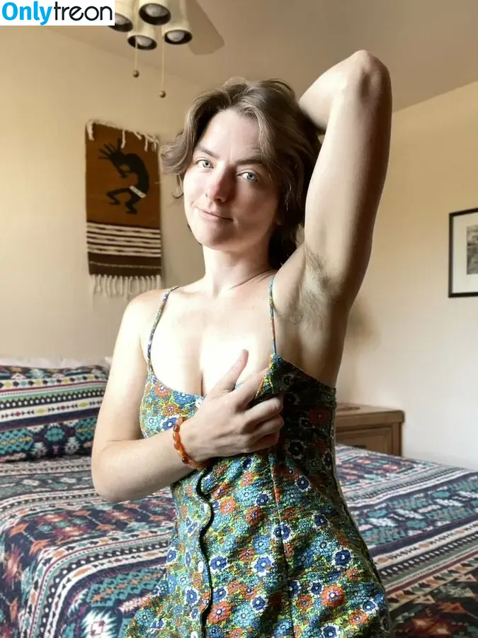 Hairy Women nude photo #2761 (HairyFairy420 / ig_naturals / pearlygirly06)